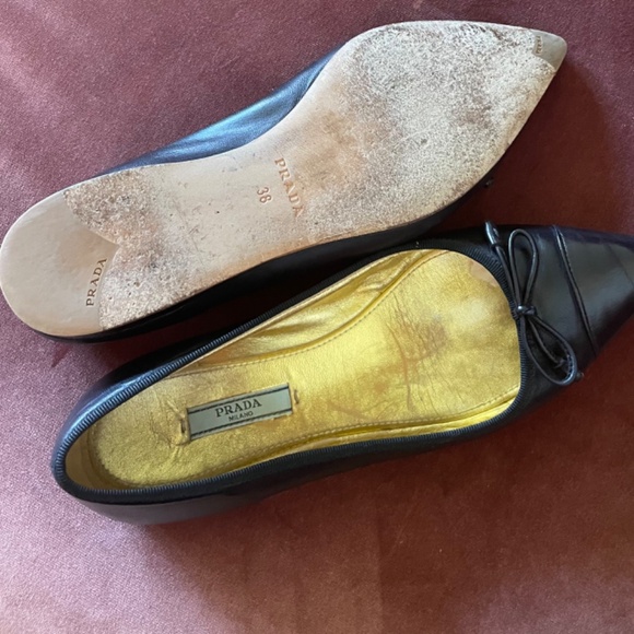 Prada pointed black leather bow flats - Picture 9 of 10